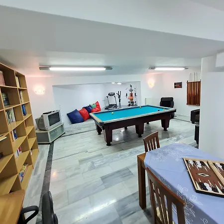 Casa Spannika Pool And Gym Holiday home *